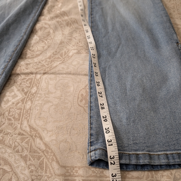 Boohoo Jeans Wide slit leg mid rise. 10 - Picture 3 of 11